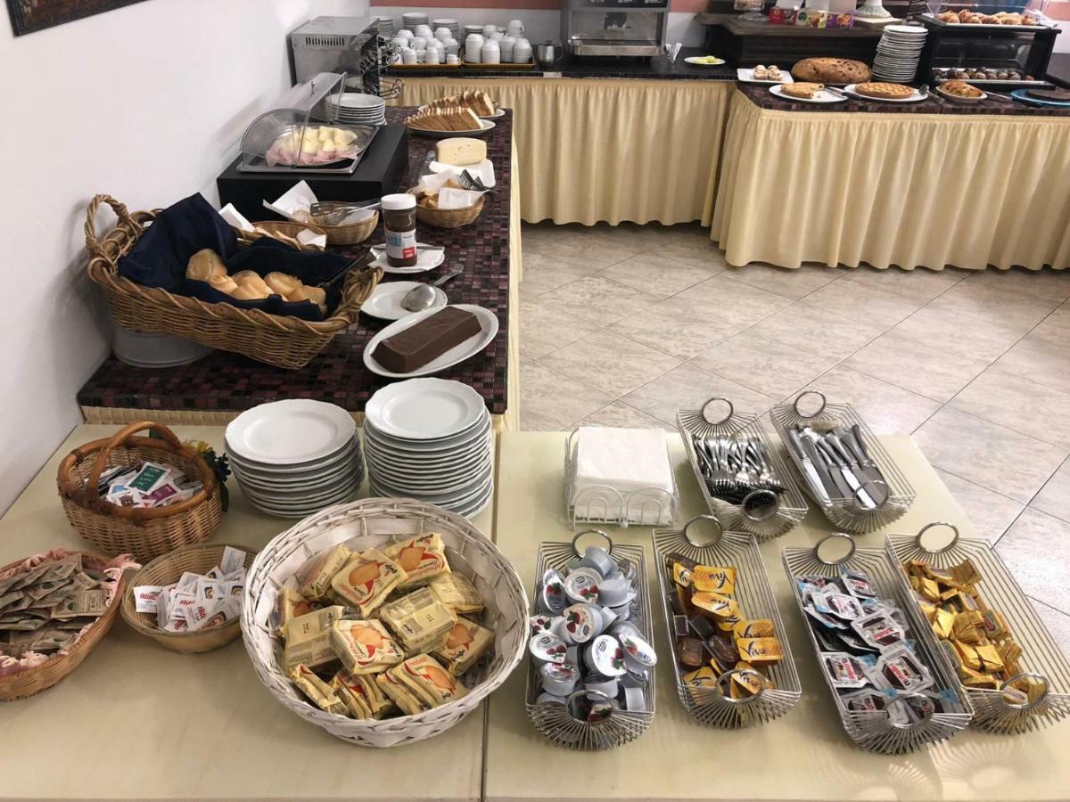 丽吉纳酒店 利多迪卡马约雷 外观 照片