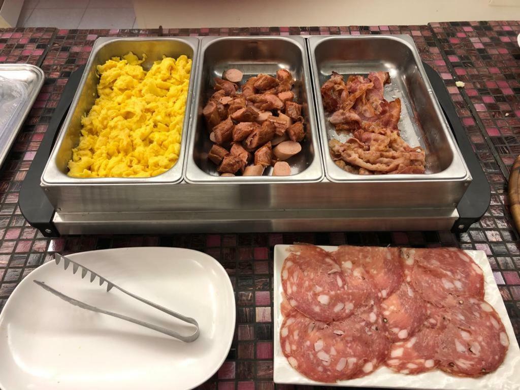 丽吉纳酒店 利多迪卡马约雷 外观 照片